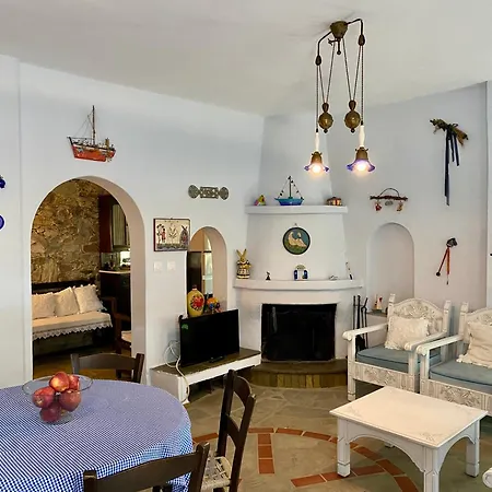 Villa Valia: Traditional Luxurious