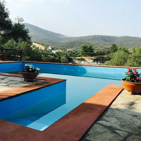 Villa Valia: Traditional Luxurious *