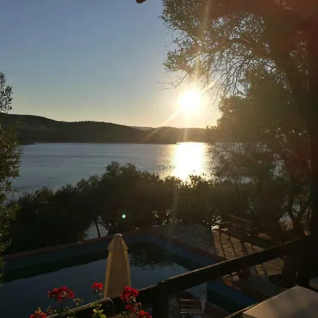 Valia: Traditional Luxurious * Pyrgadikia