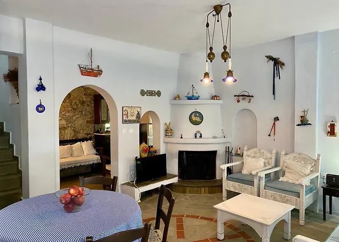 Villa Valia: Traditional Luxurious