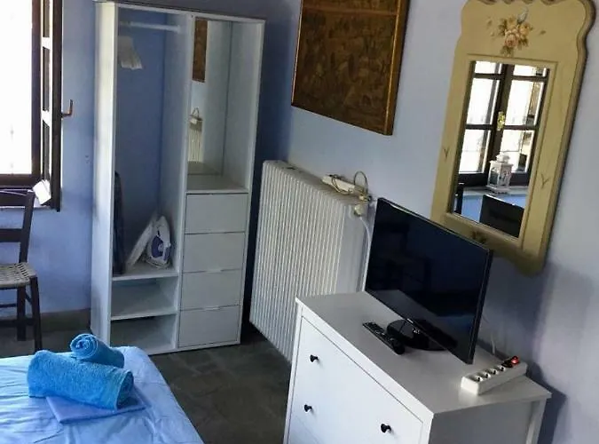 Valia: Traditional Luxurious