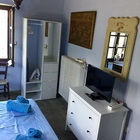 Valia: Traditional Luxurious