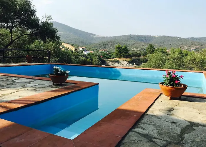 Villa Valia: Traditional Luxurious *