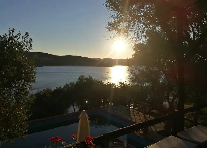 Valia: Traditional Luxurious * Pyrgadikia